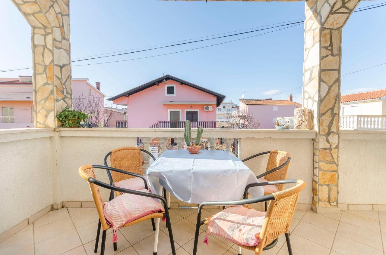 Apartments Villa Estella Srima Buitenkant foto