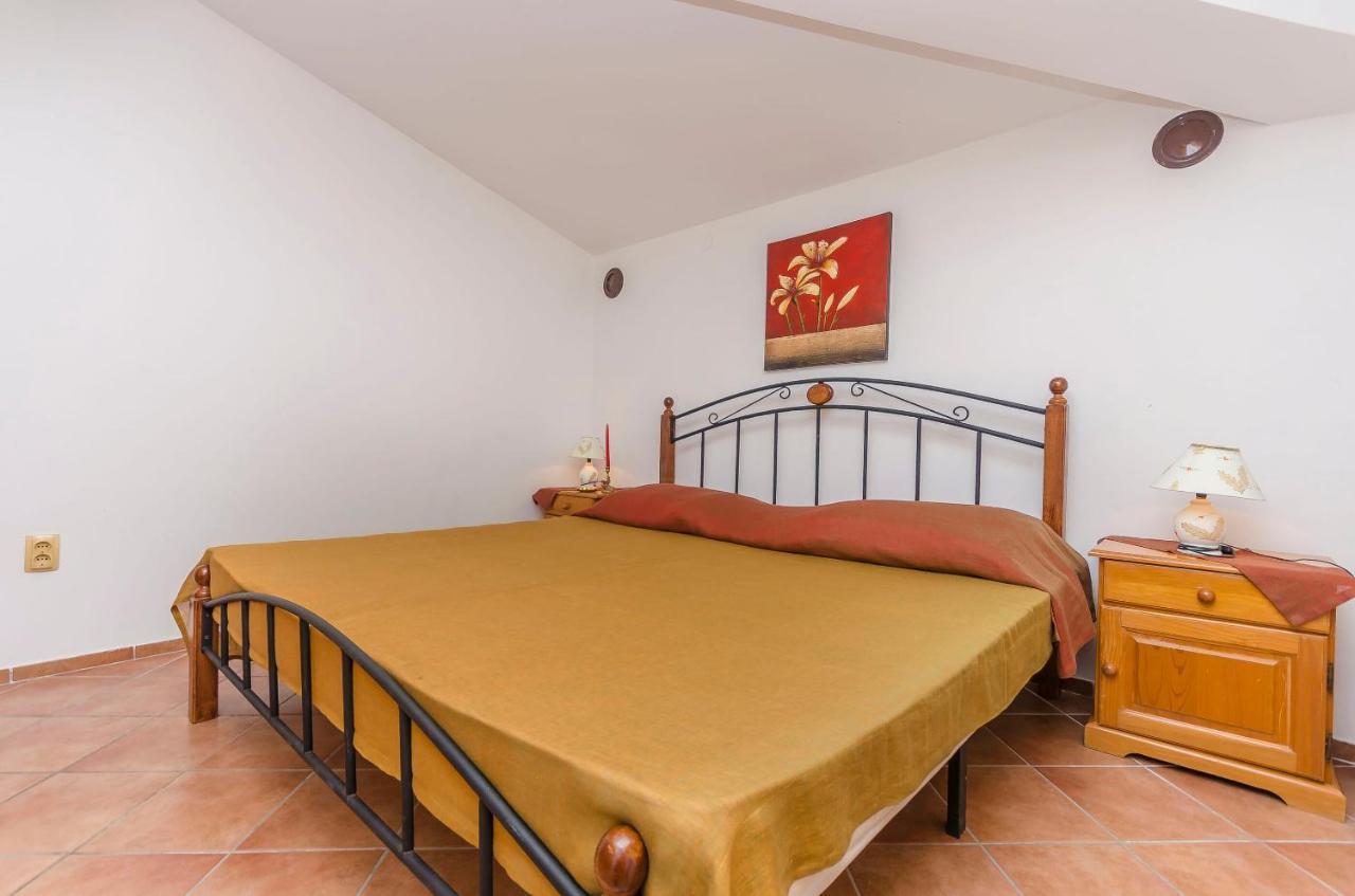 Apartments Villa Estella Srima Buitenkant foto