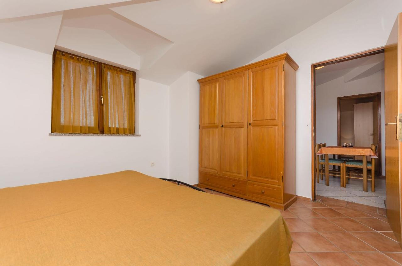 Apartments Villa Estella Srima Buitenkant foto
