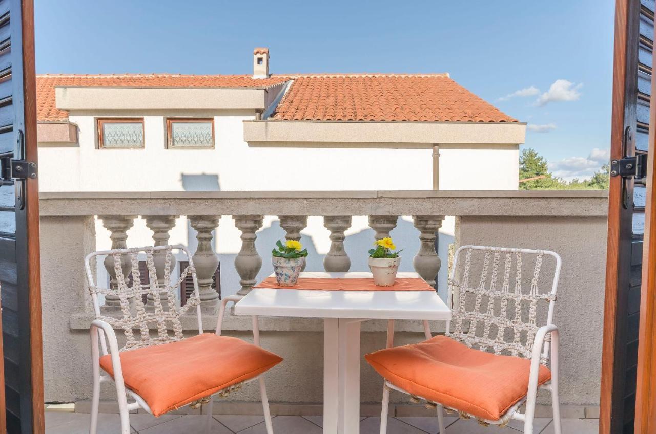 Apartments Villa Estella Srima Buitenkant foto